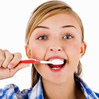 Зачем нужно чистить зубы и как это правильно делать
