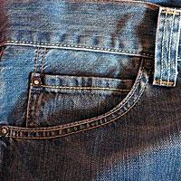 Зачем маленький карман на джинсах